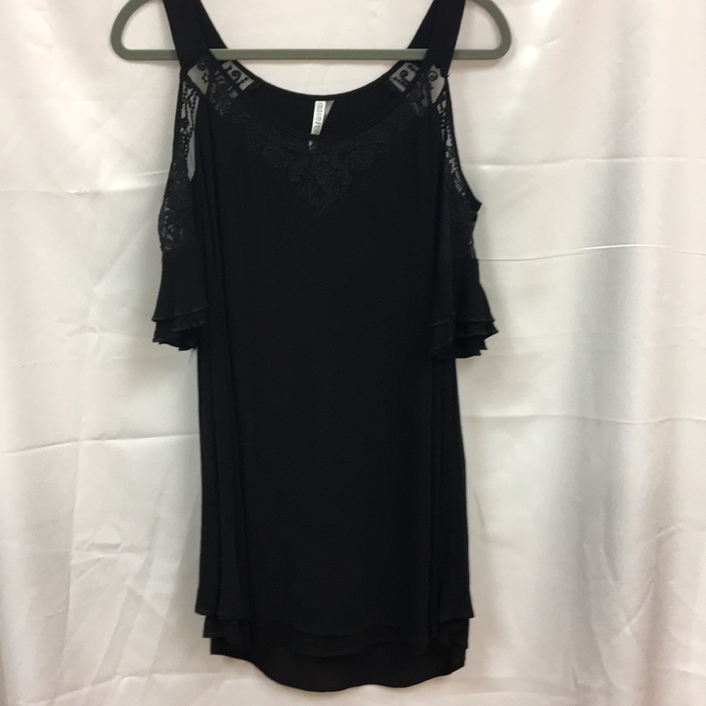 Cold shoulder embroidered and lace top M Black